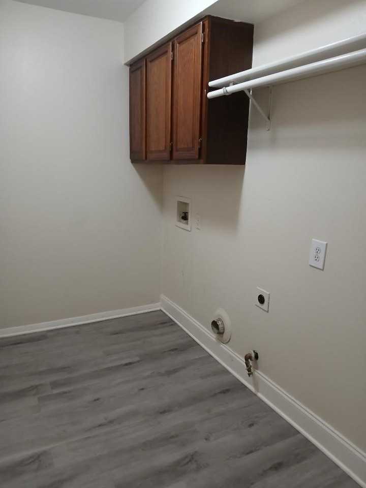 133 Oakbrook Dr - Photo 5 of 19