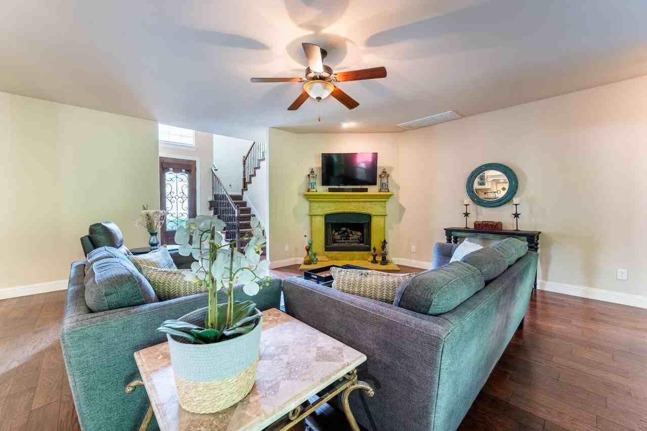 939 Windham Dr - Photo 4 of 33