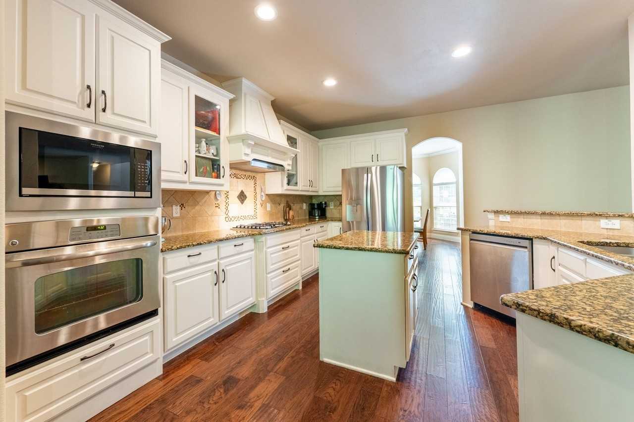 939 Windham Dr - Photo 6 of 33