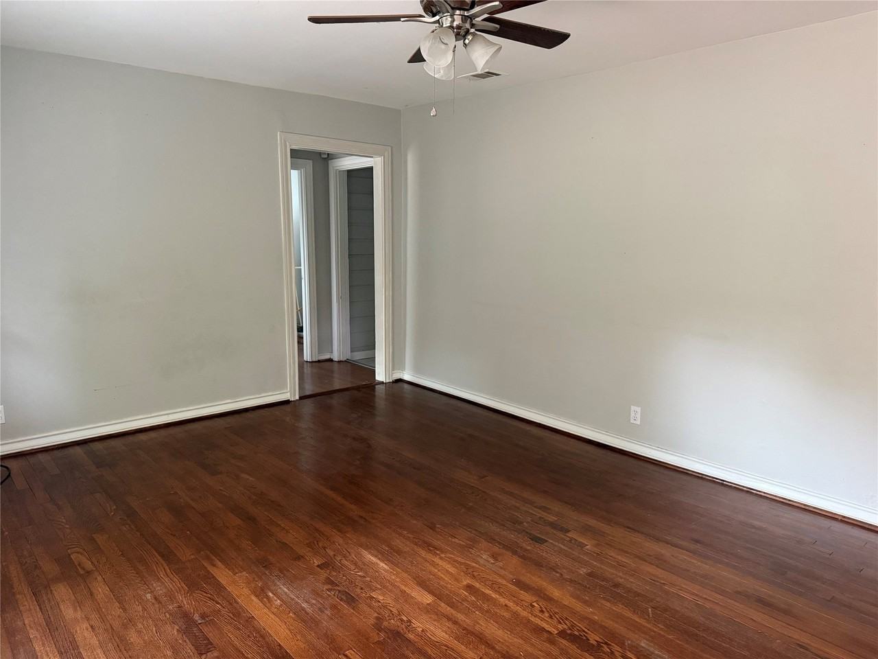 4233 Alamo Ave - Photo 3 of 8
