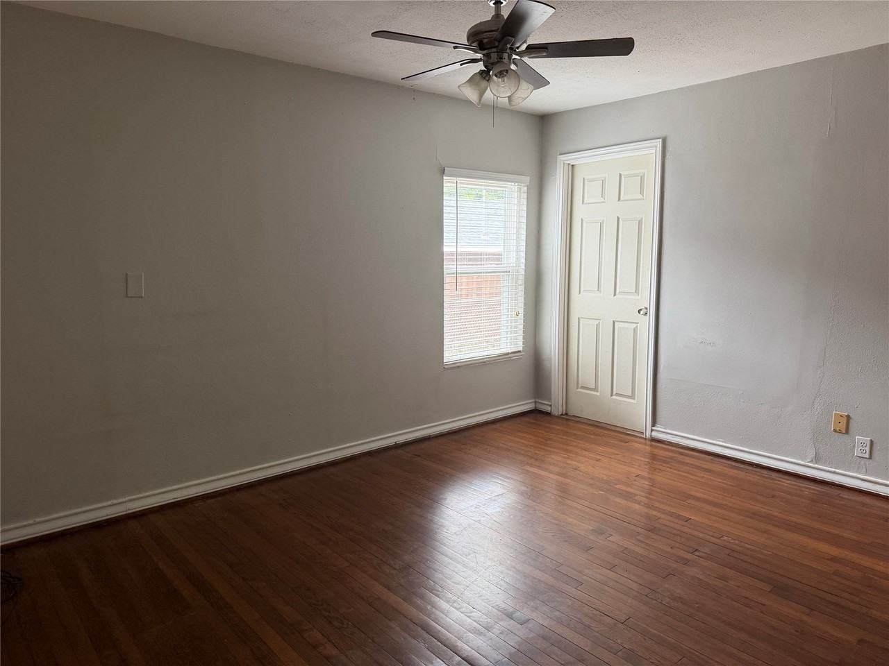 4233 Alamo Ave - Photo 5 of 8