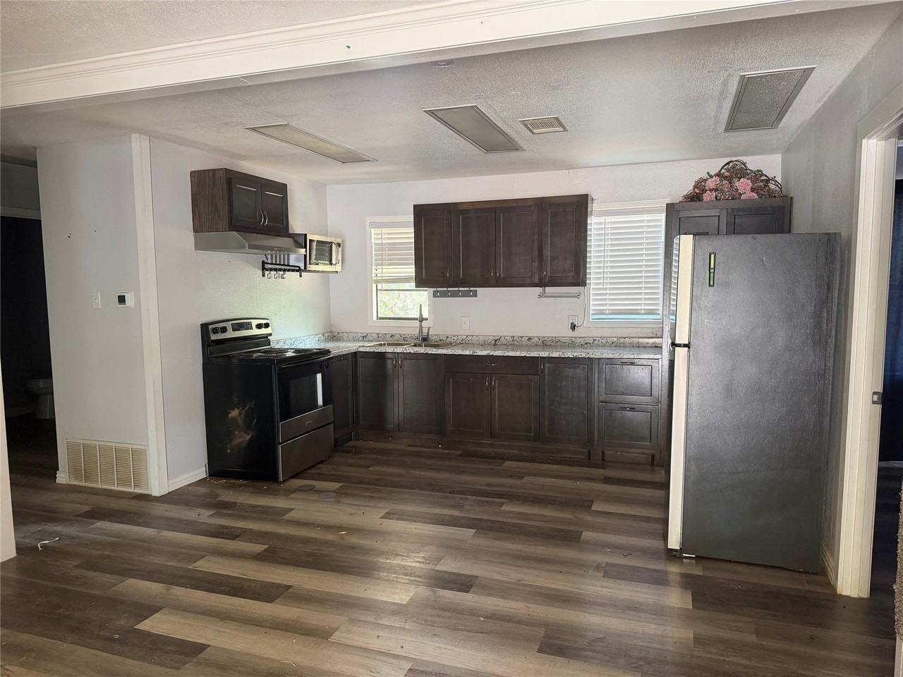 619 Private Road 4369 - Photo 2 of 9