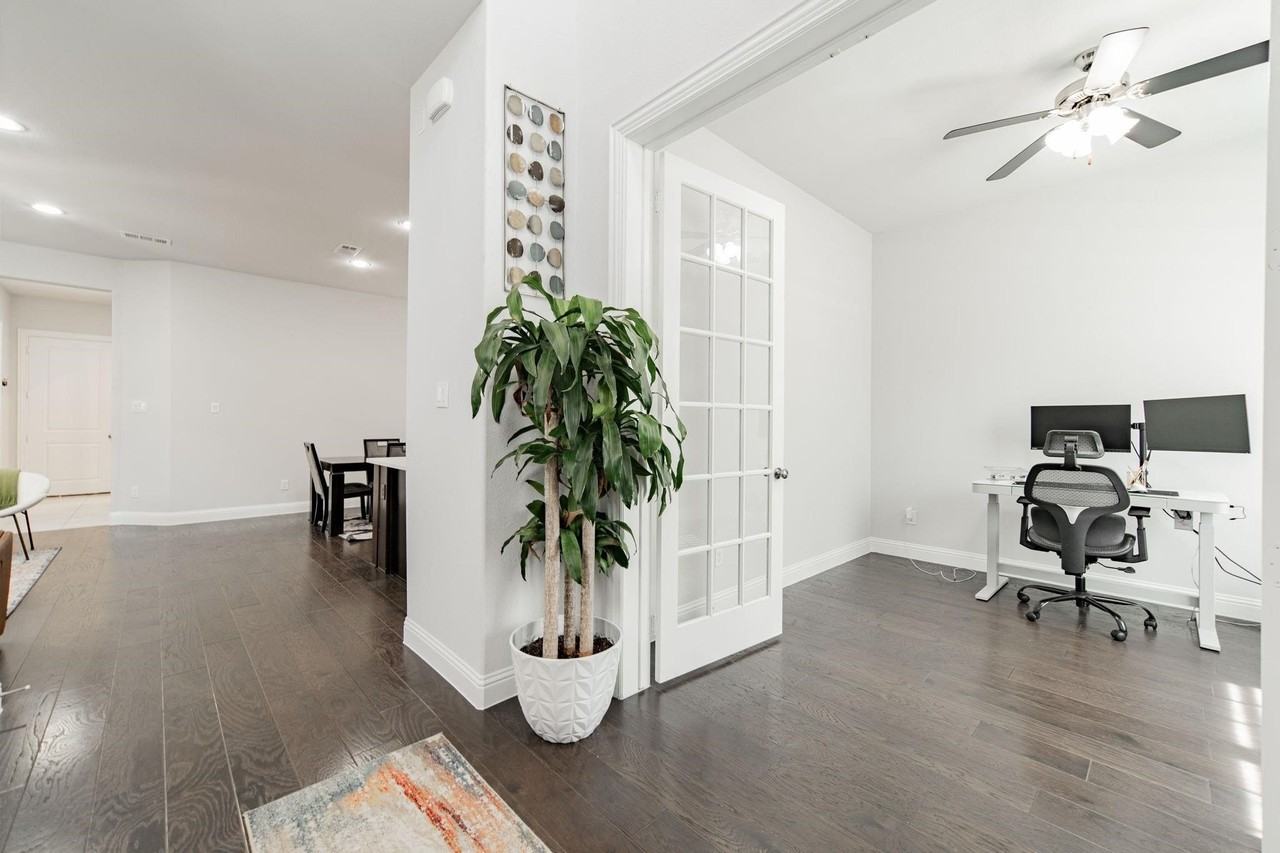 4300 Del Rey Ave - Photo 4 of 40