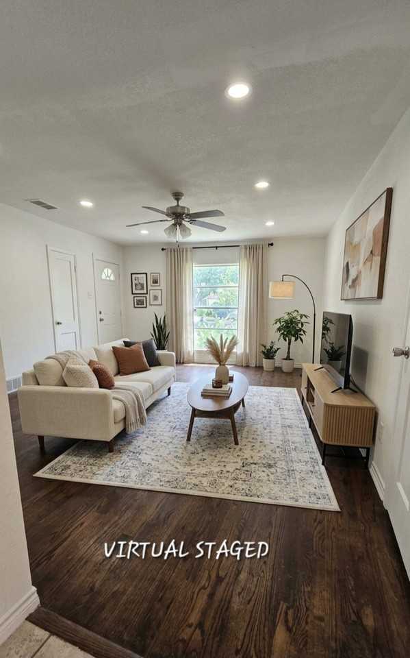 2911 Hedgerow Dr - Photo 4 of 19