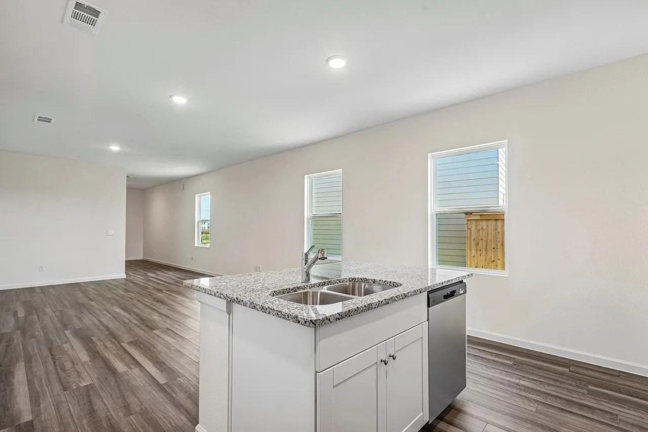 5509 Hastings - Photo 7 of 21