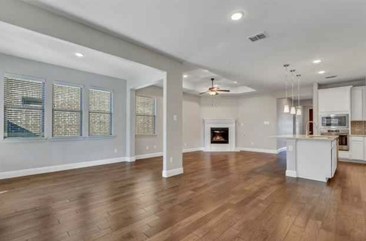 1624 Sweetwater Way - Photo 3 of 9