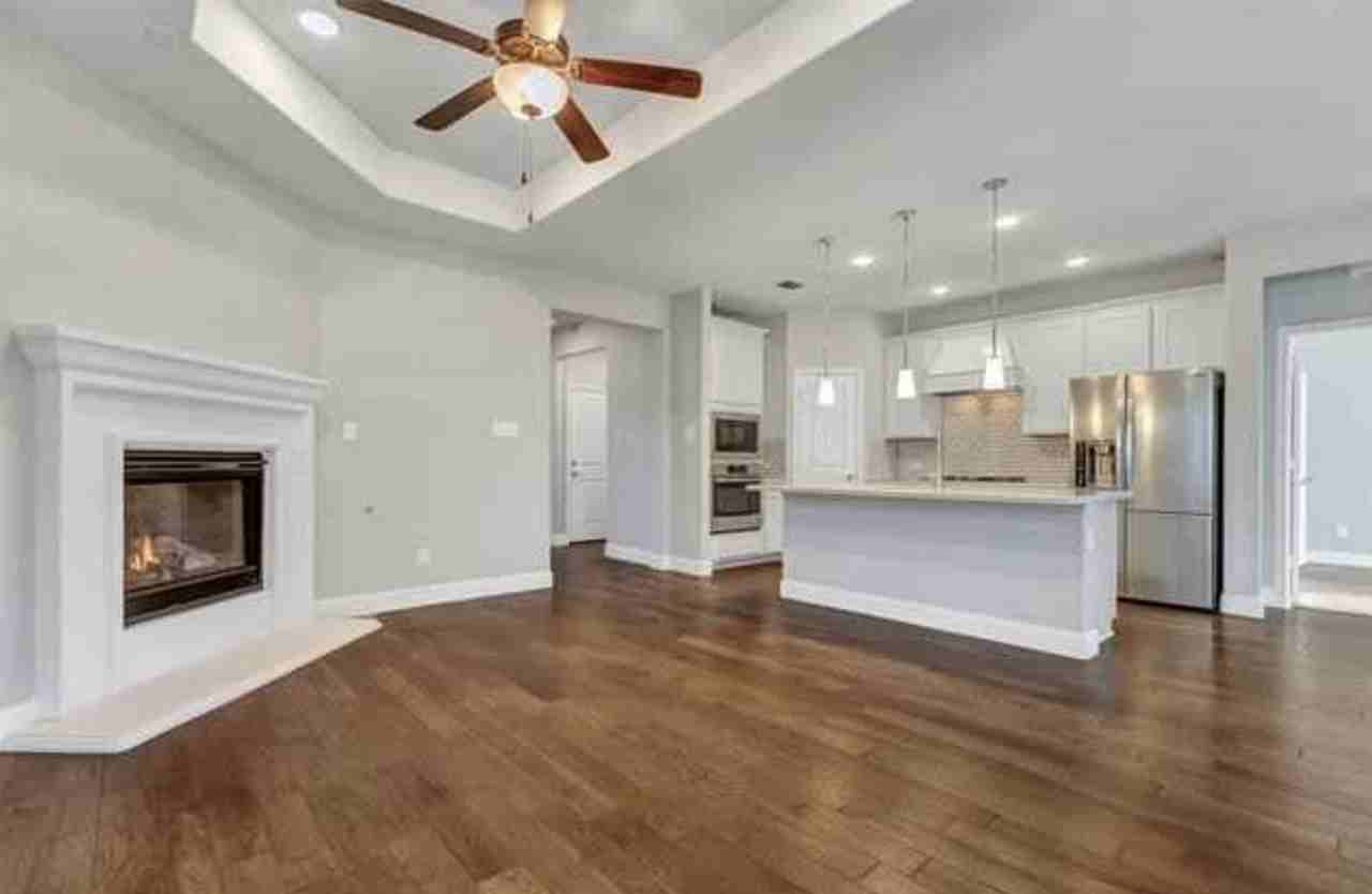 1624 Sweetwater Way - Photo 4 of 9