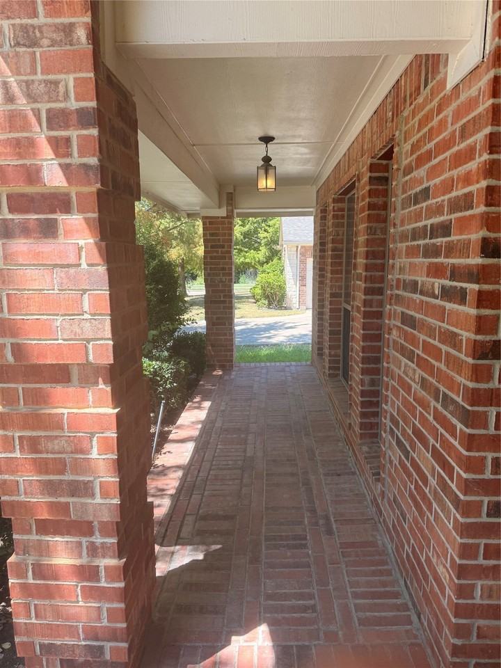 1111 Whitaker Way - Photo 4 of 26
