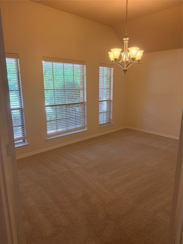 1111 Whitaker Way - Photo 6 of 26