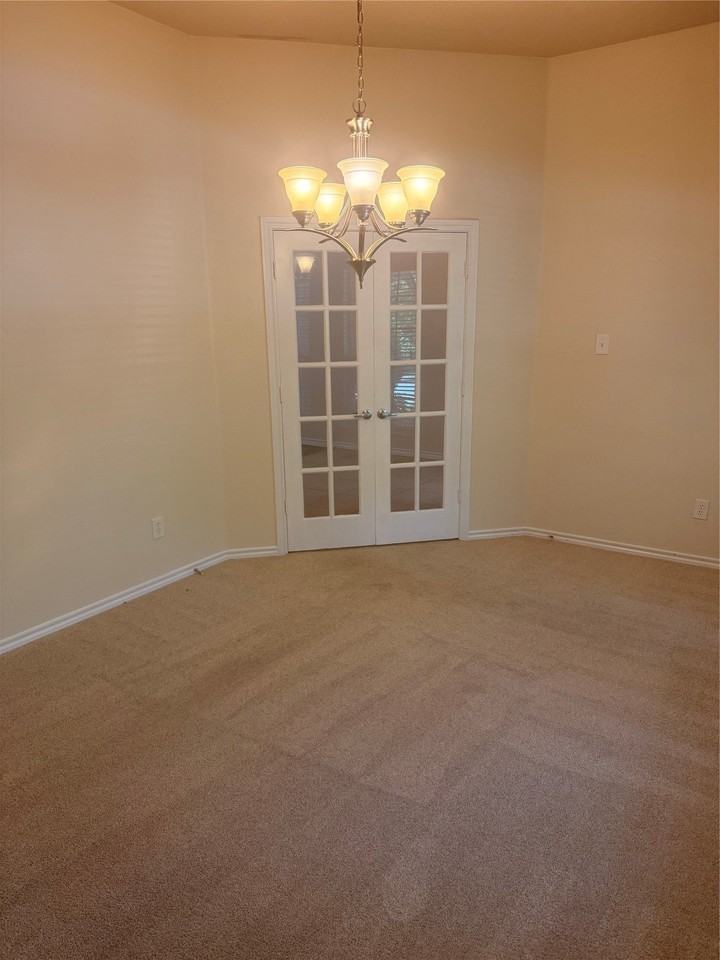 1111 Whitaker Way - Photo 7 of 26