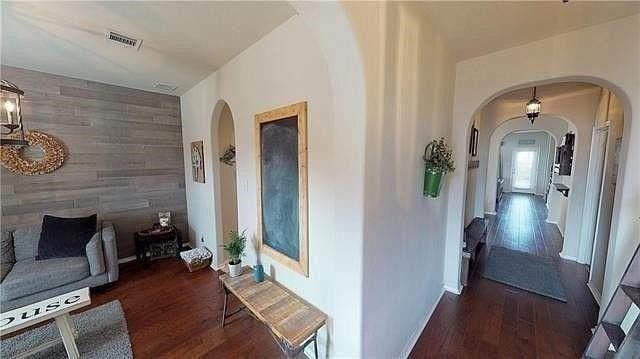 910 English Ivy Dr - Photo 3 of 5