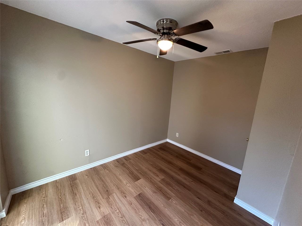 900 N Tennessee St #1 - Photo 6 of 11