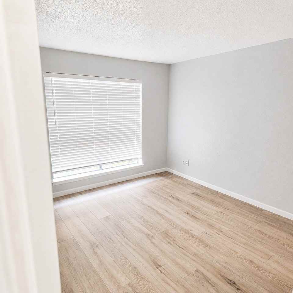8110 Skillman St #1002 - Photo 6 of 10