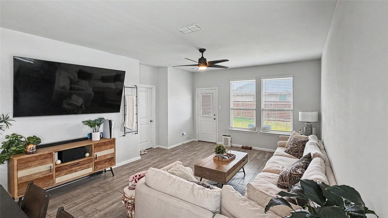 8525 Big Apple Dr - Photo 4 of 8