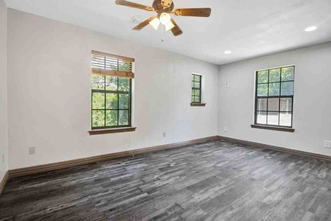 306 Homesite Rd - Photo 5 of 12