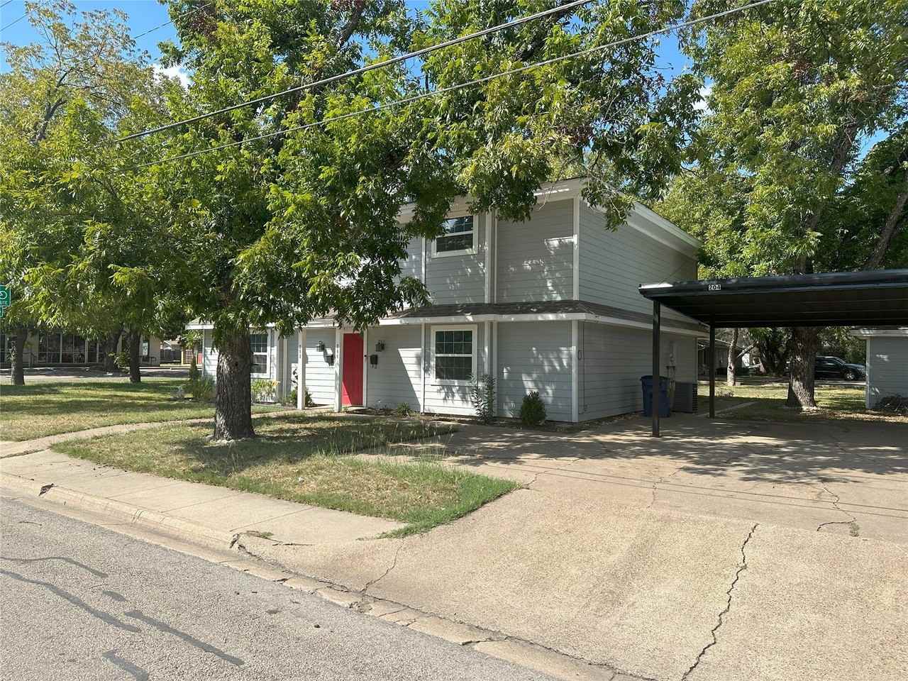 204 E Rucker St - Photo 2 of 25
