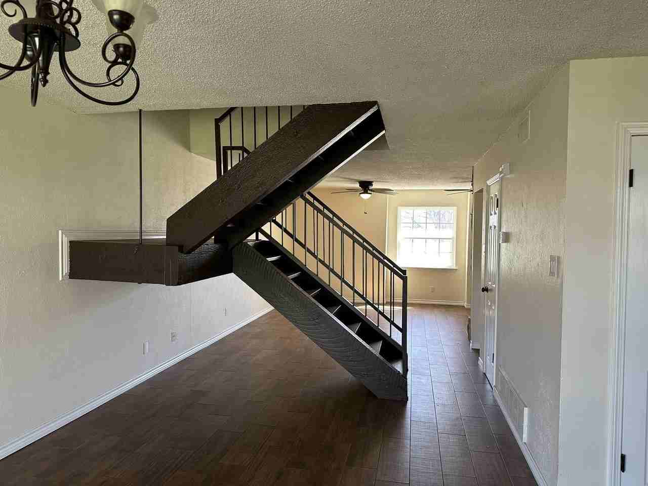 204 E Rucker St - Photo 6 of 25