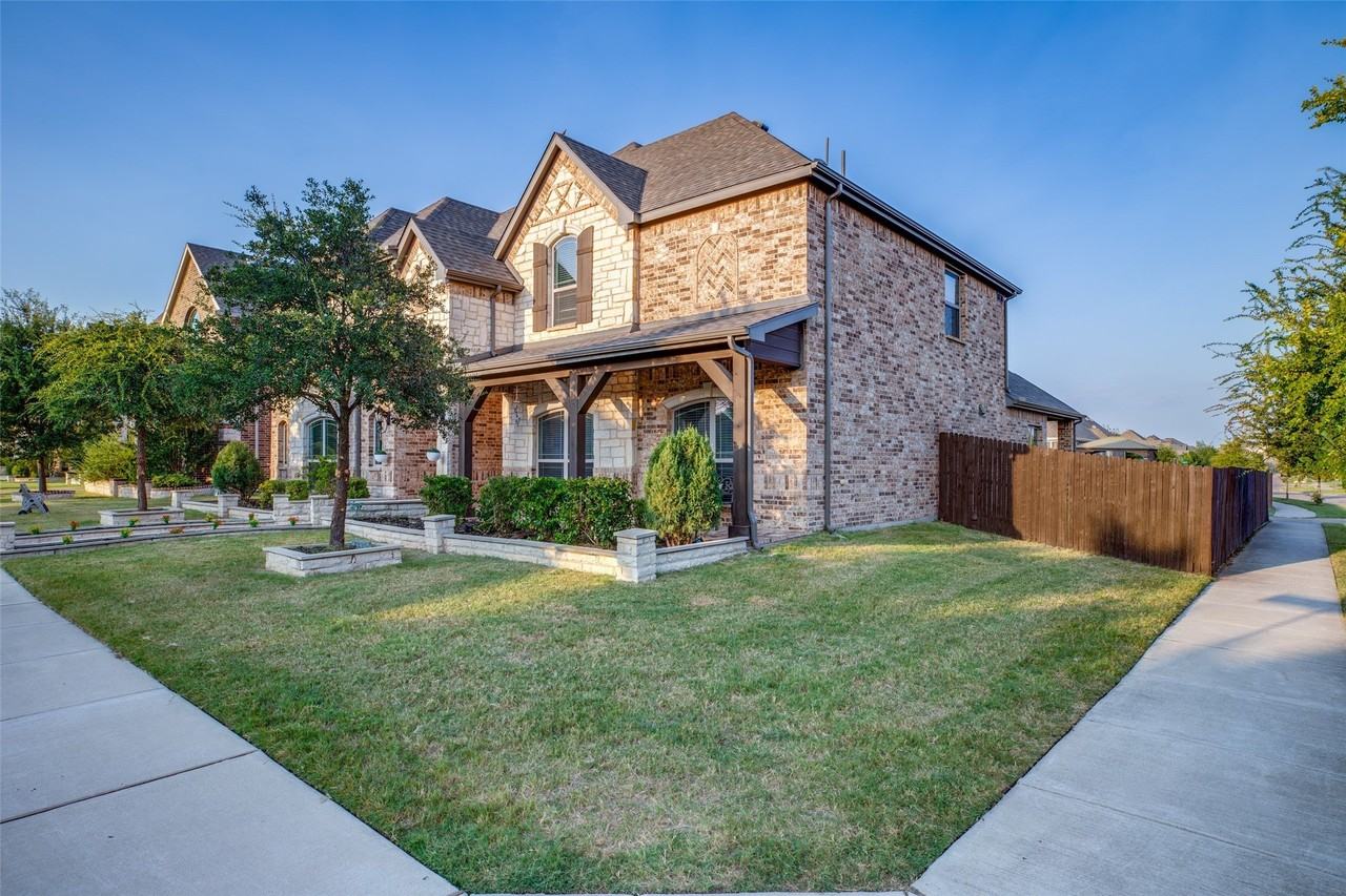 13940 Steadman Dr - Photo 4 of 37