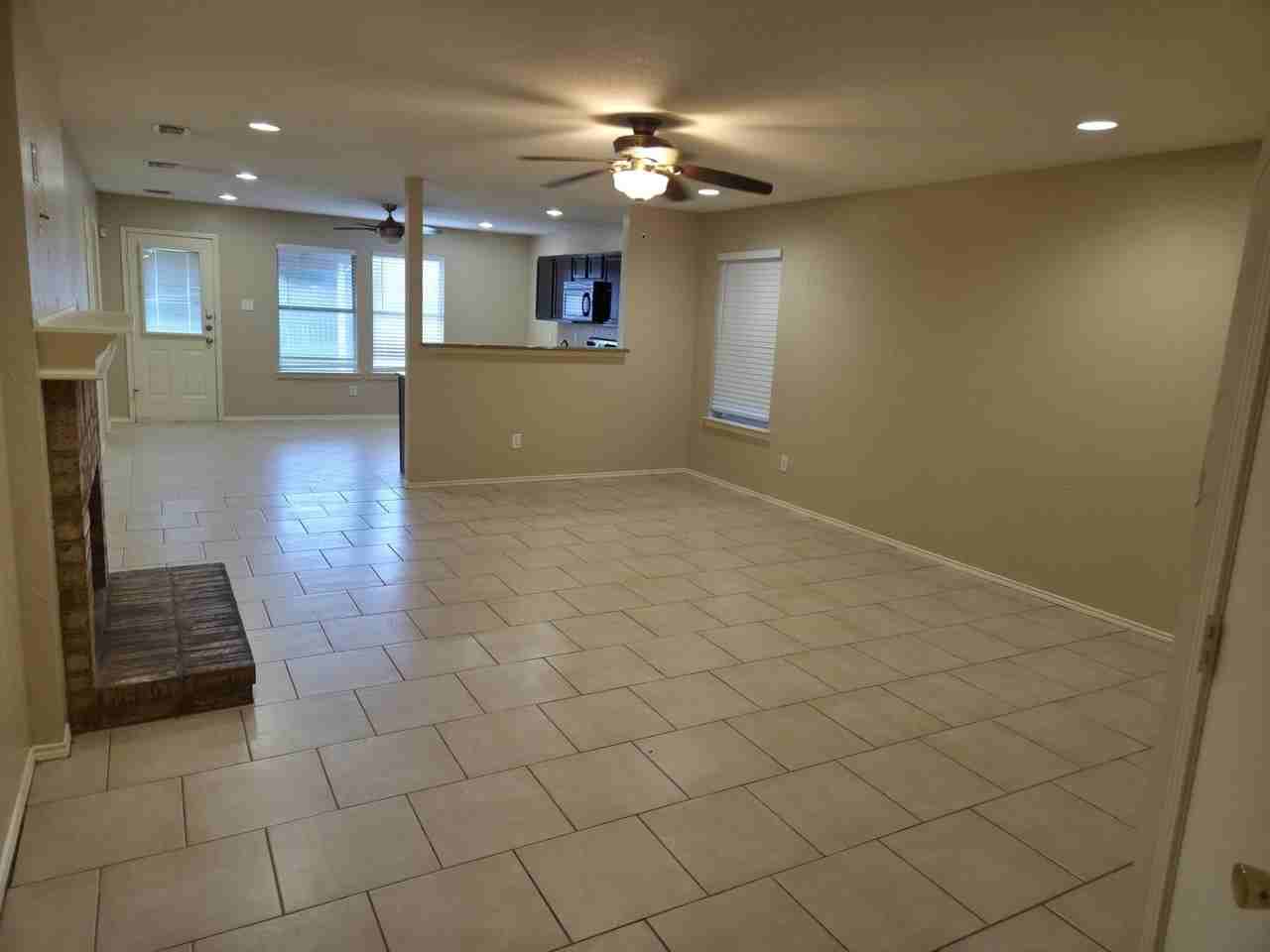8704 Hunters Creek Dr - Photo 4 of 12