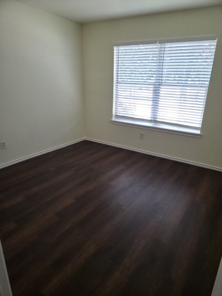 4016 Tarpon Springs Dr - Photo 3 of 18