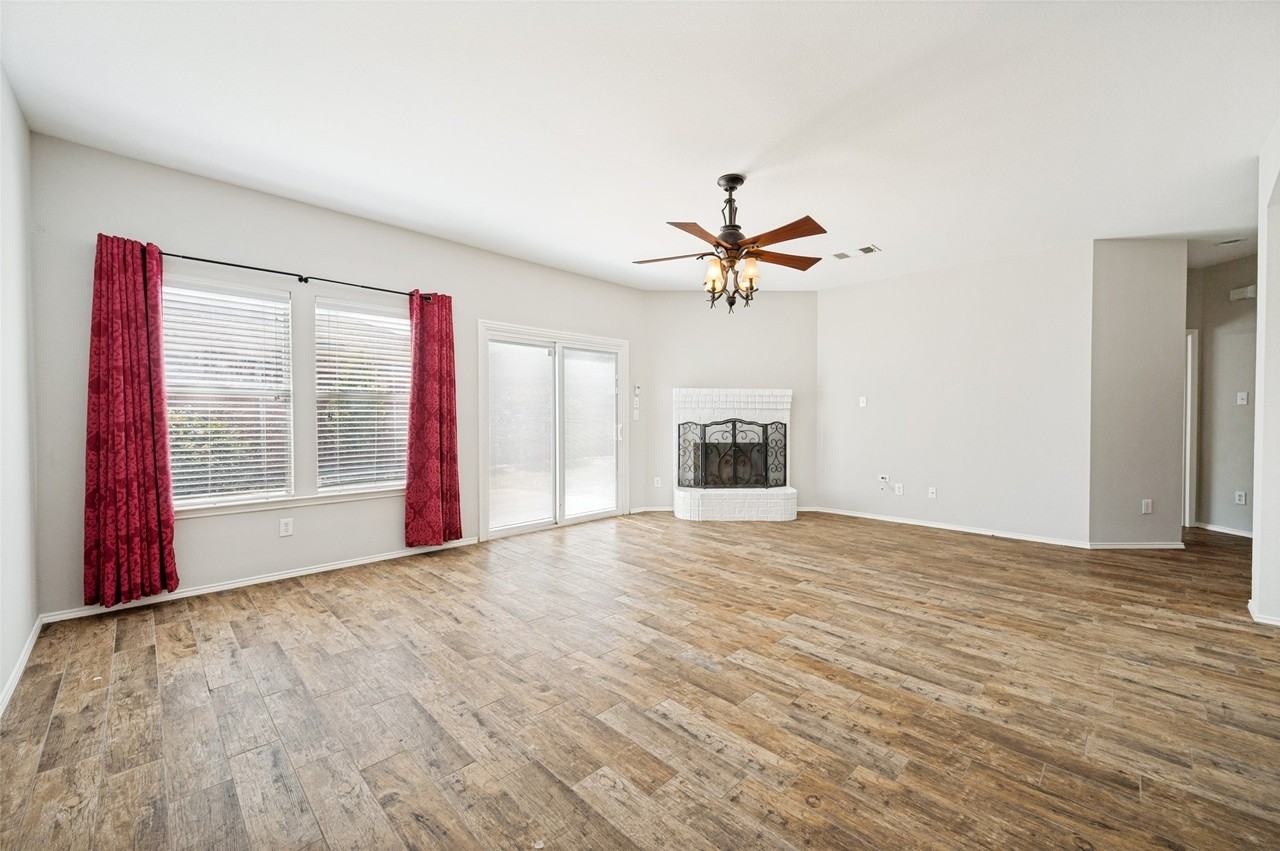 14501 Eaglemont Dr - Photo 5 of 20