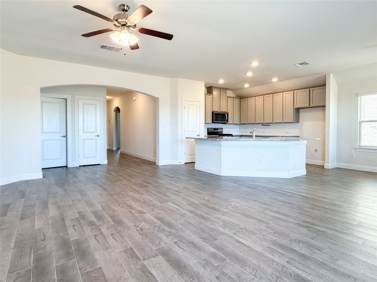 10809 Table Bluff St - Photo 7 of 19
