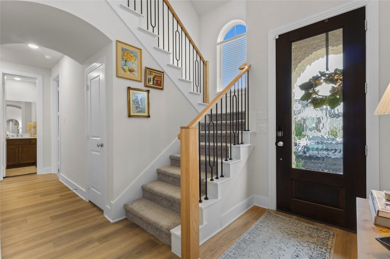 2609 Holland Ct - Photo 4 of 33