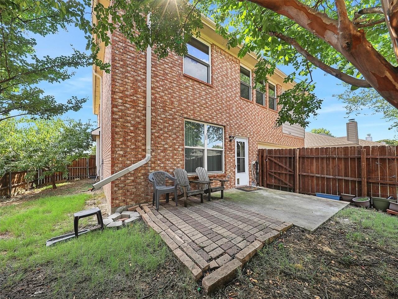 5004 Rain Forest Dr - Photo 2 of 30
