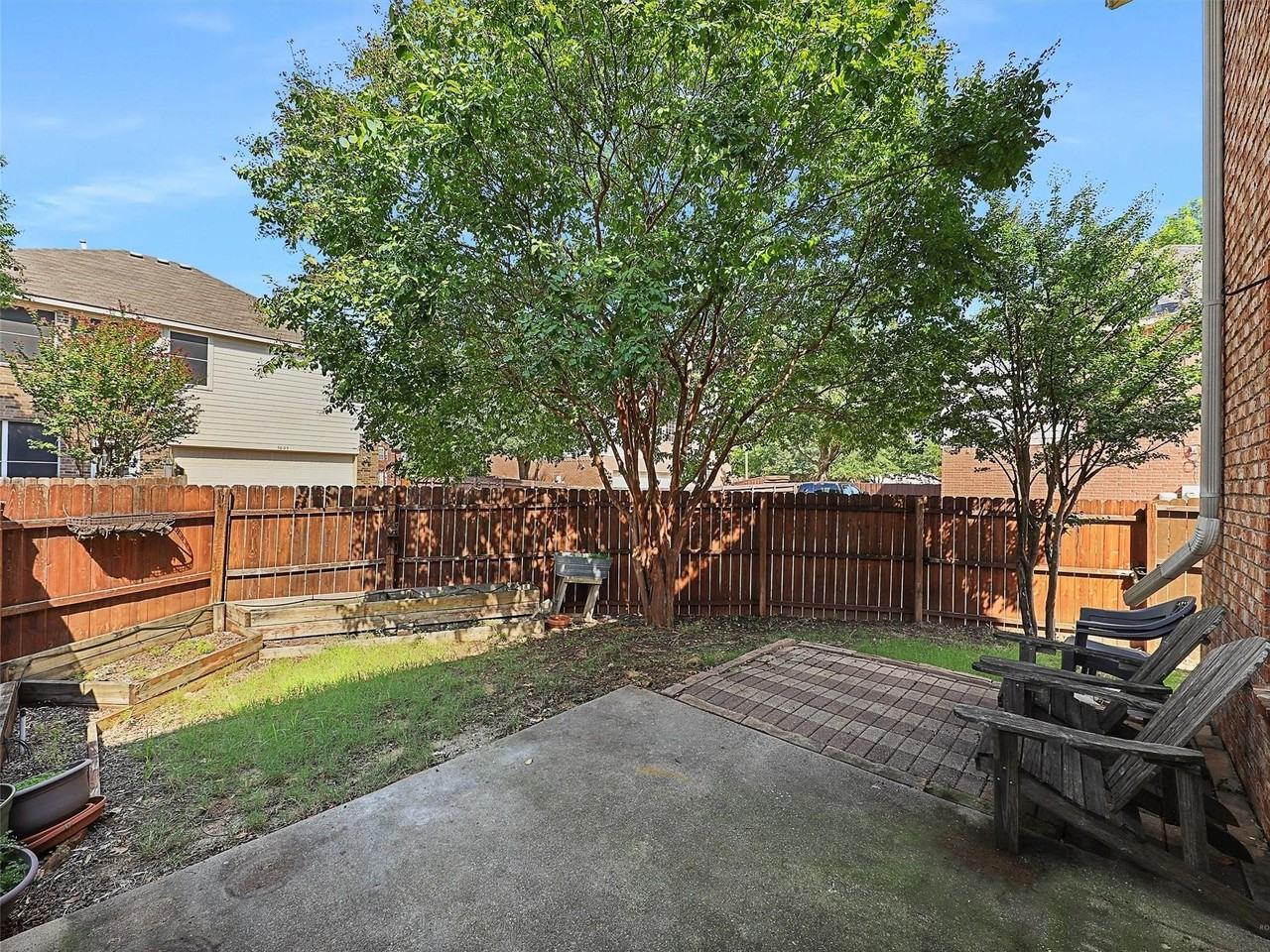 5004 Rain Forest Dr - Photo 3 of 30