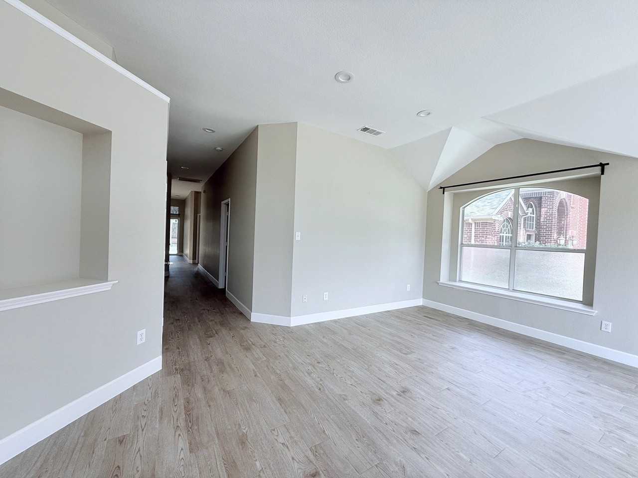 7608 Sunburst Trl - Photo 2 of 8
