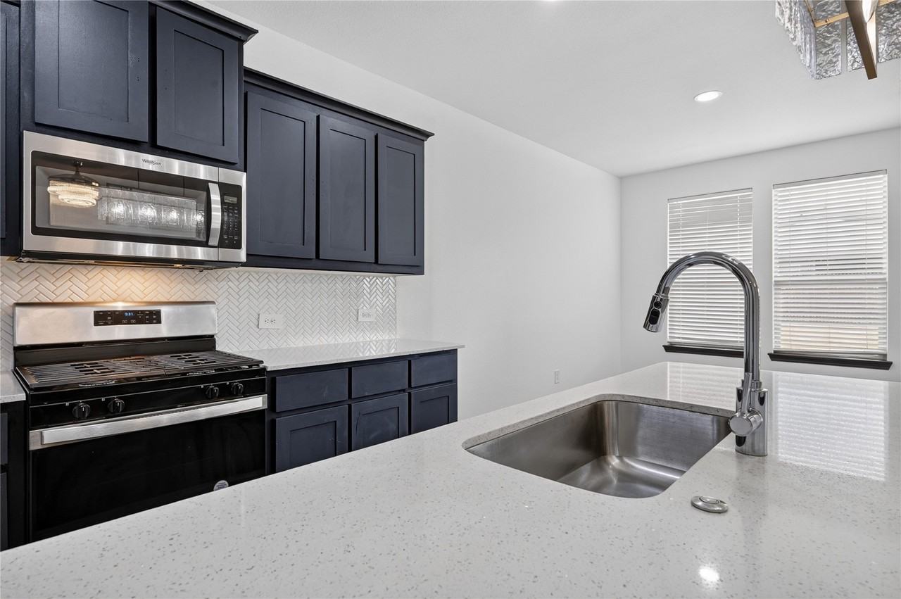 1005 Chaplin Dr - Photo 5 of 20