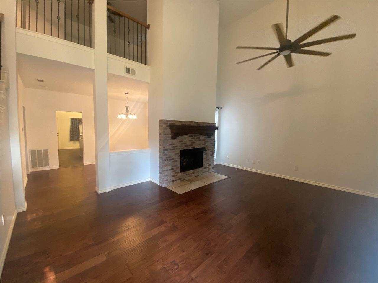 723 Fawn Valley Dr - Photo 2 of 25