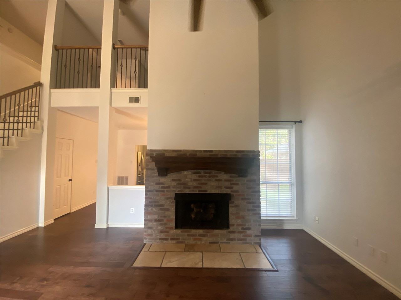 723 Fawn Valley Dr - Photo 3 of 25