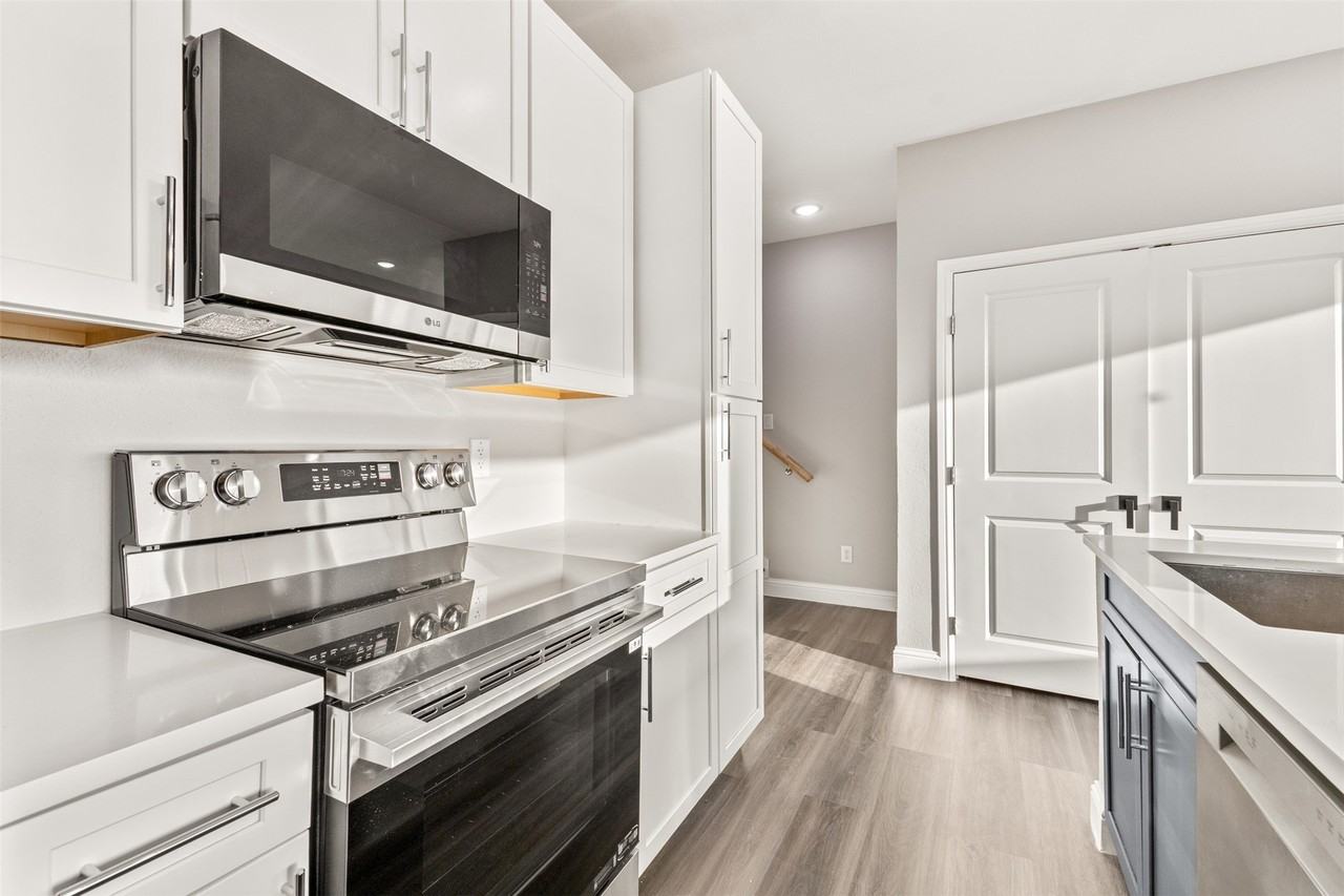 825 Premier Pkwy - Photo 6 of 15
