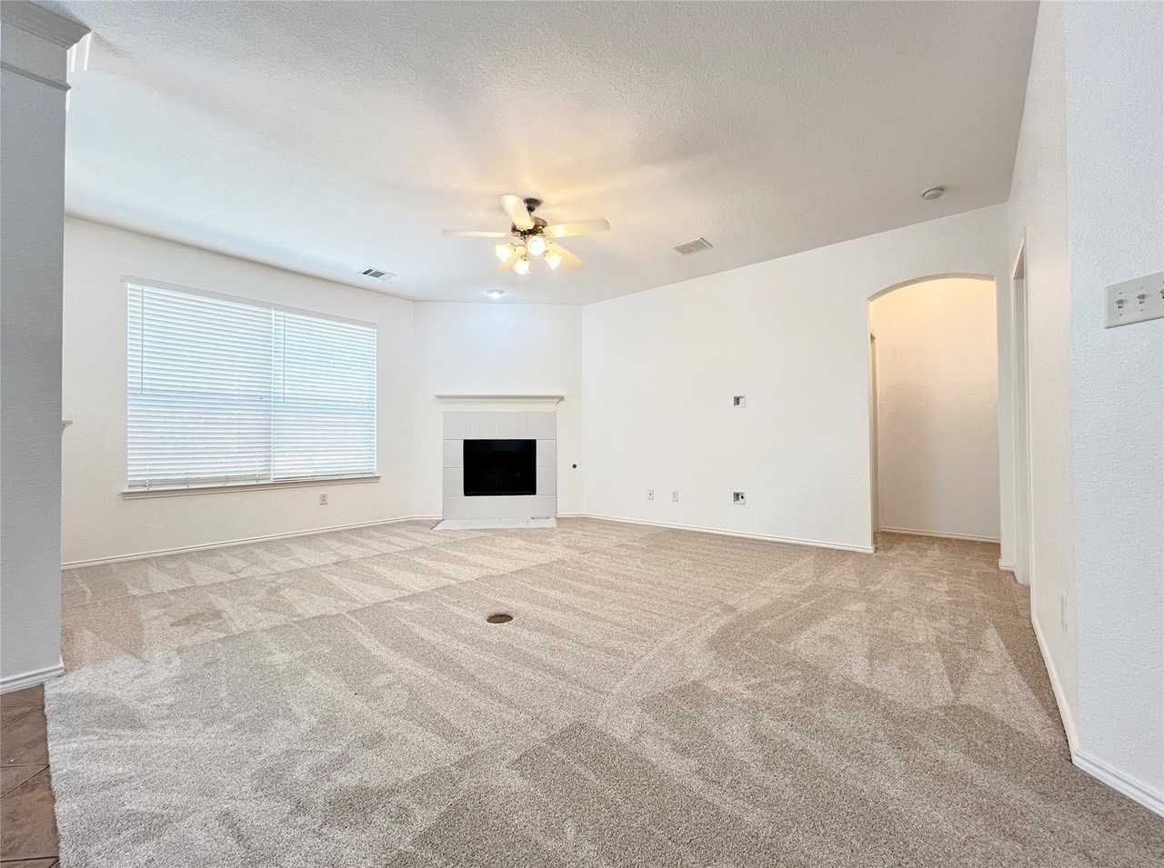 15465 Adlong Dr - Photo 2 of 25