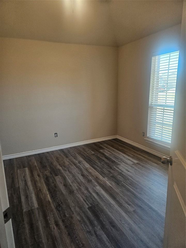 1707 Griffin Ln - Photo 2 of 24