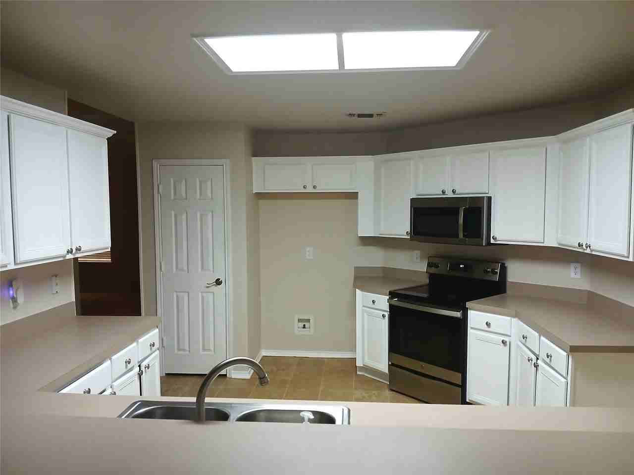 4720 Saint Thomas Pl - Photo 4 of 19