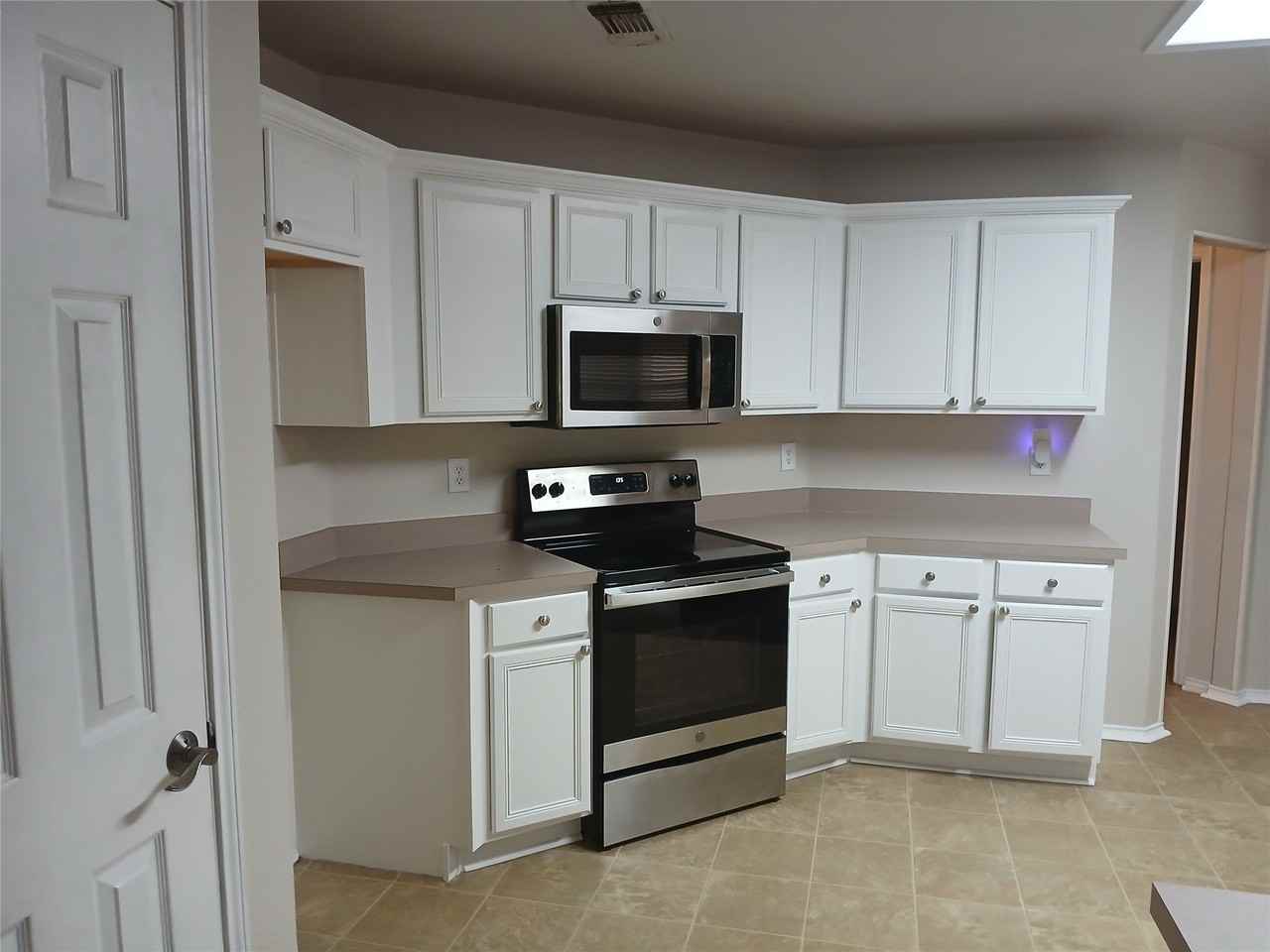 4720 Saint Thomas Pl - Photo 5 of 19