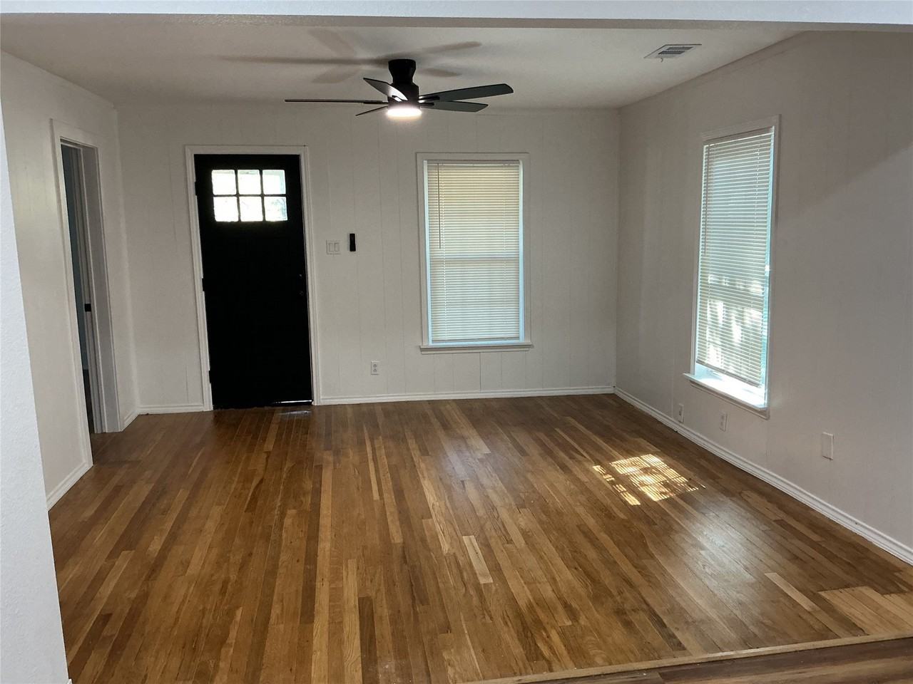 3831 Bernal Dr - Photo 3 of 31