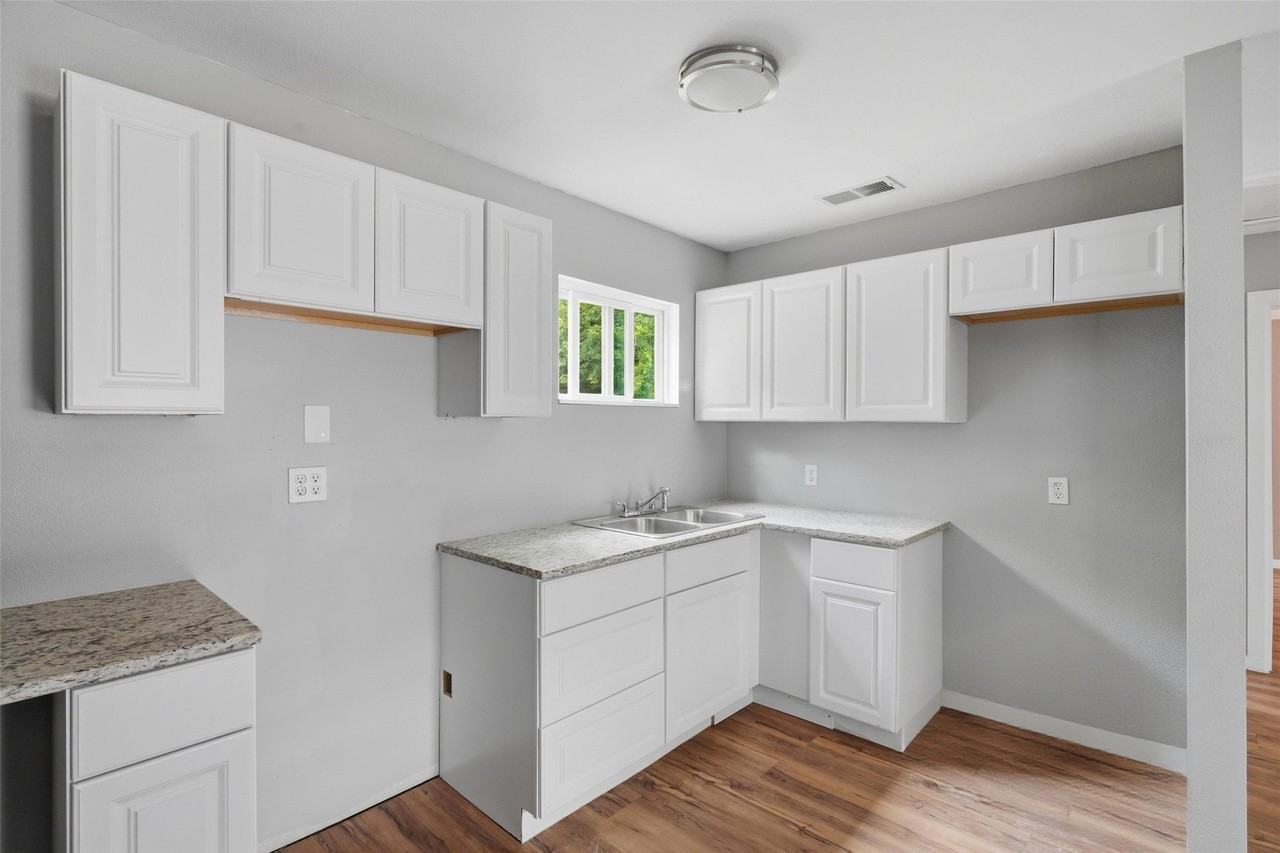 4508 Fletcher Ave - Photo 3 of 14