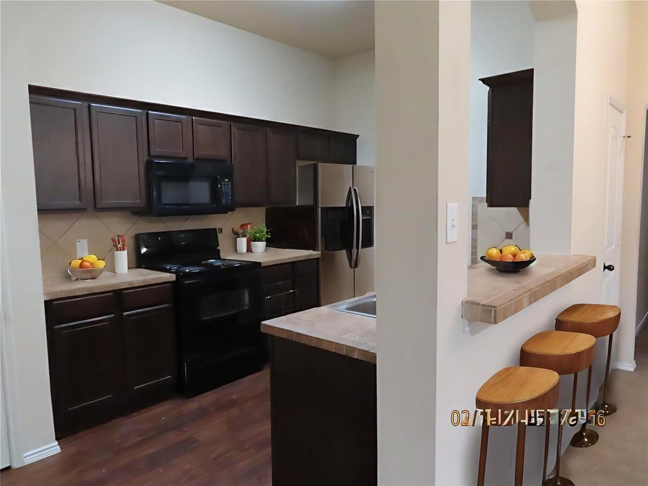 332 Armstrong Ln - Photo 3 of 9