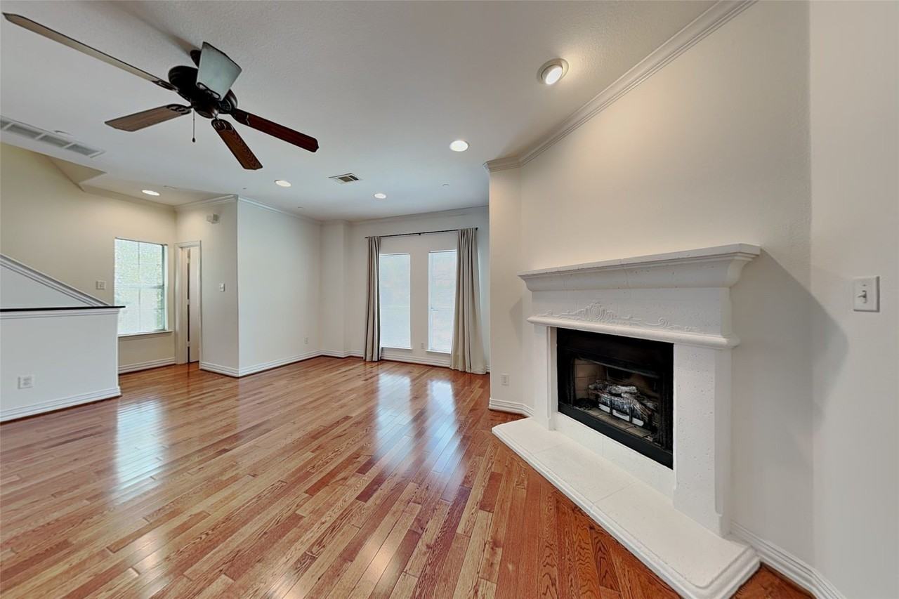 6121 Oram St #A - Photo 3 of 14
