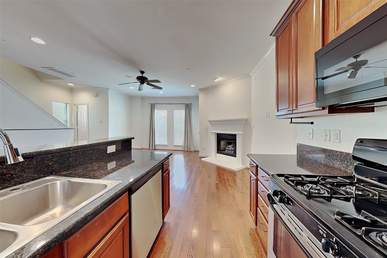 6121 Oram St #A - Photo 4 of 14