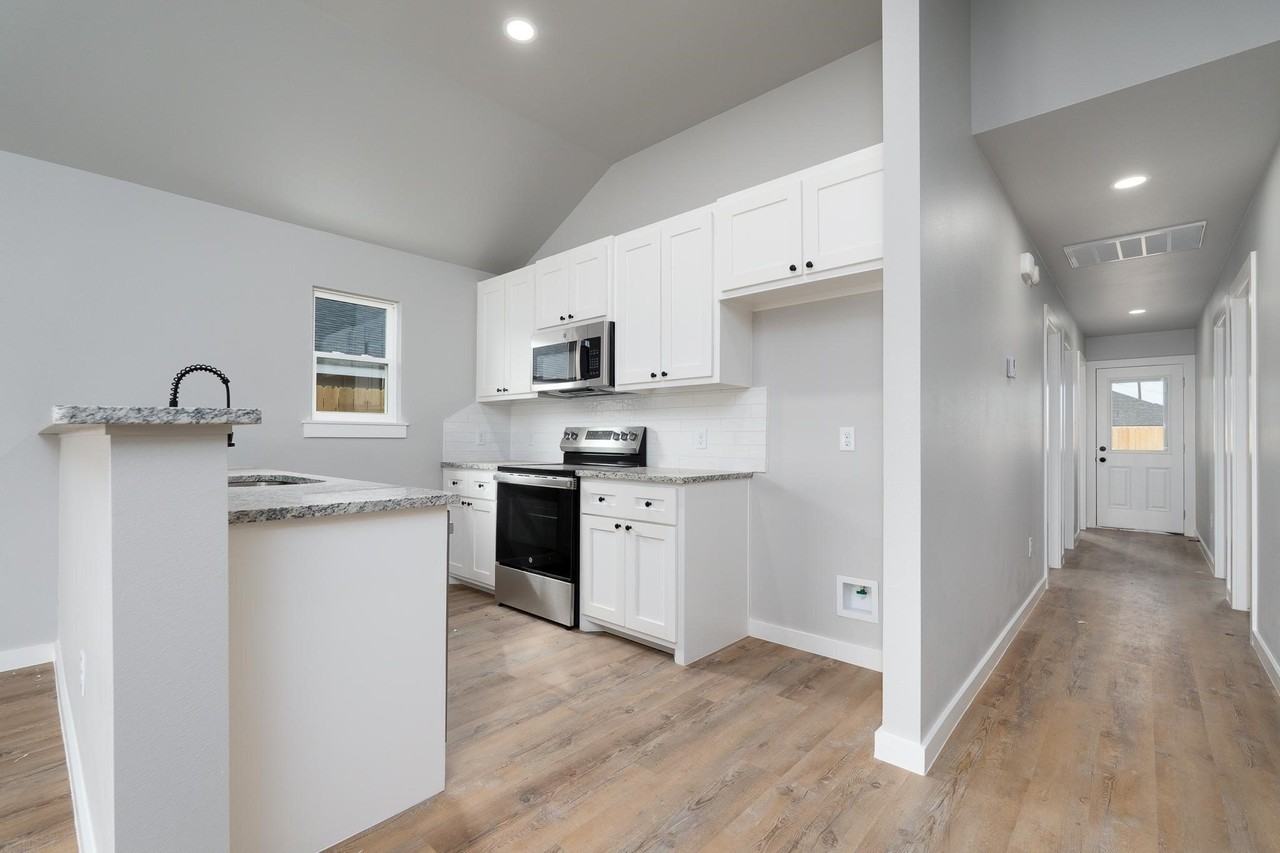 163 Tombstone Rd - Photo 5 of 30
