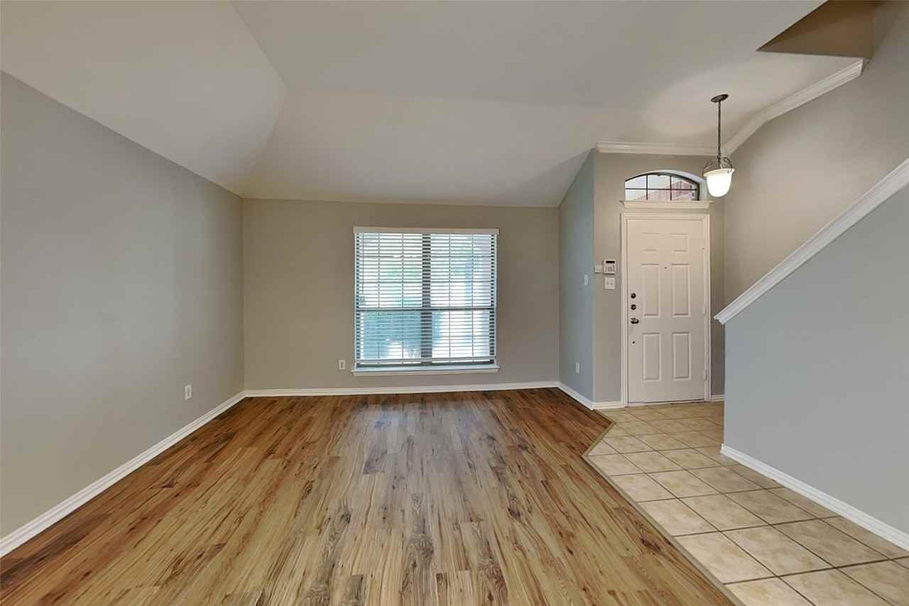 2713 Evening Mist Dr - Photo 2 of 22