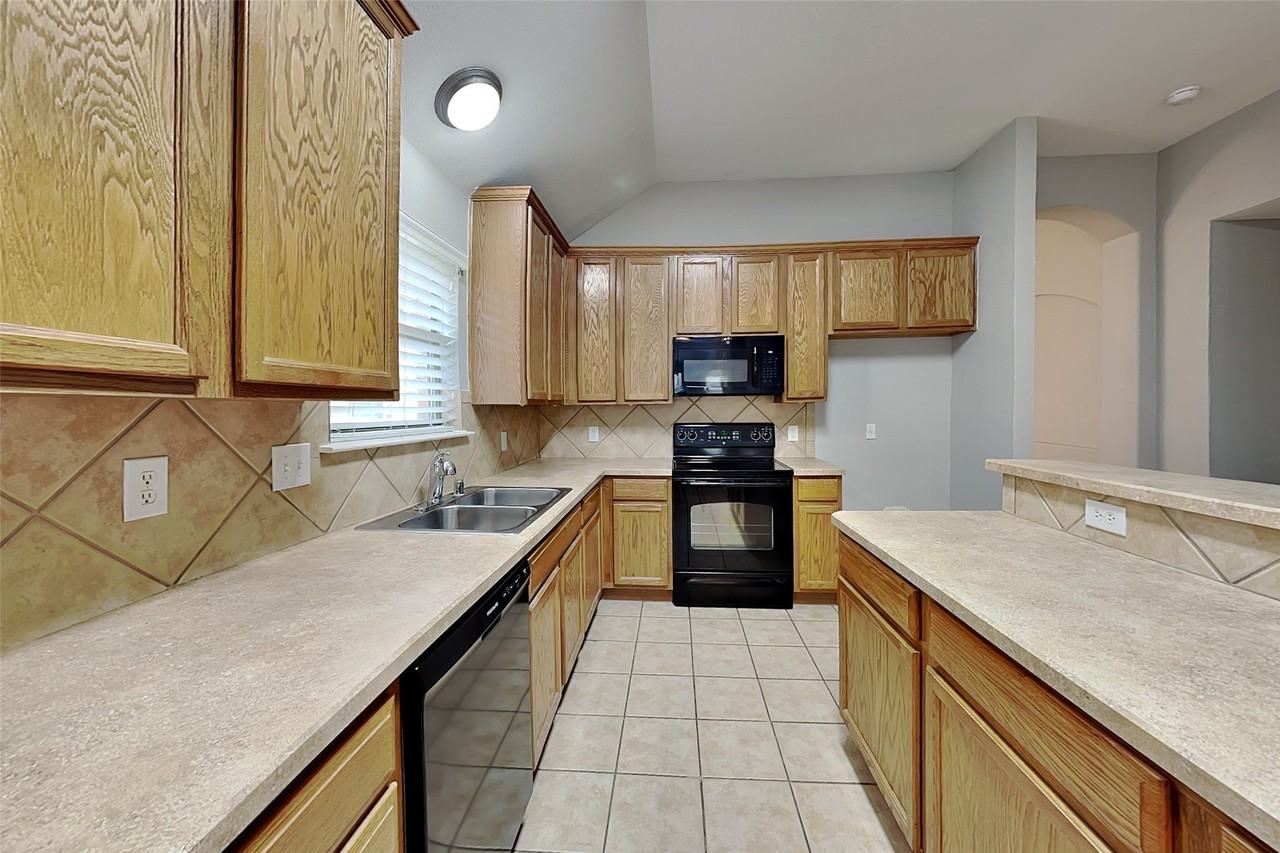 2713 Evening Mist Dr - Photo 6 of 22
