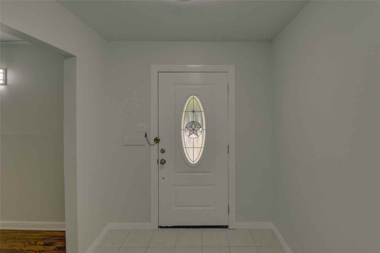 1100 Wade Hampton St - Photo 4 of 28