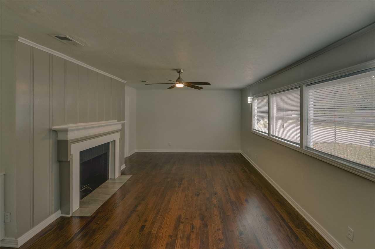1100 Wade Hampton St - Photo 6 of 28