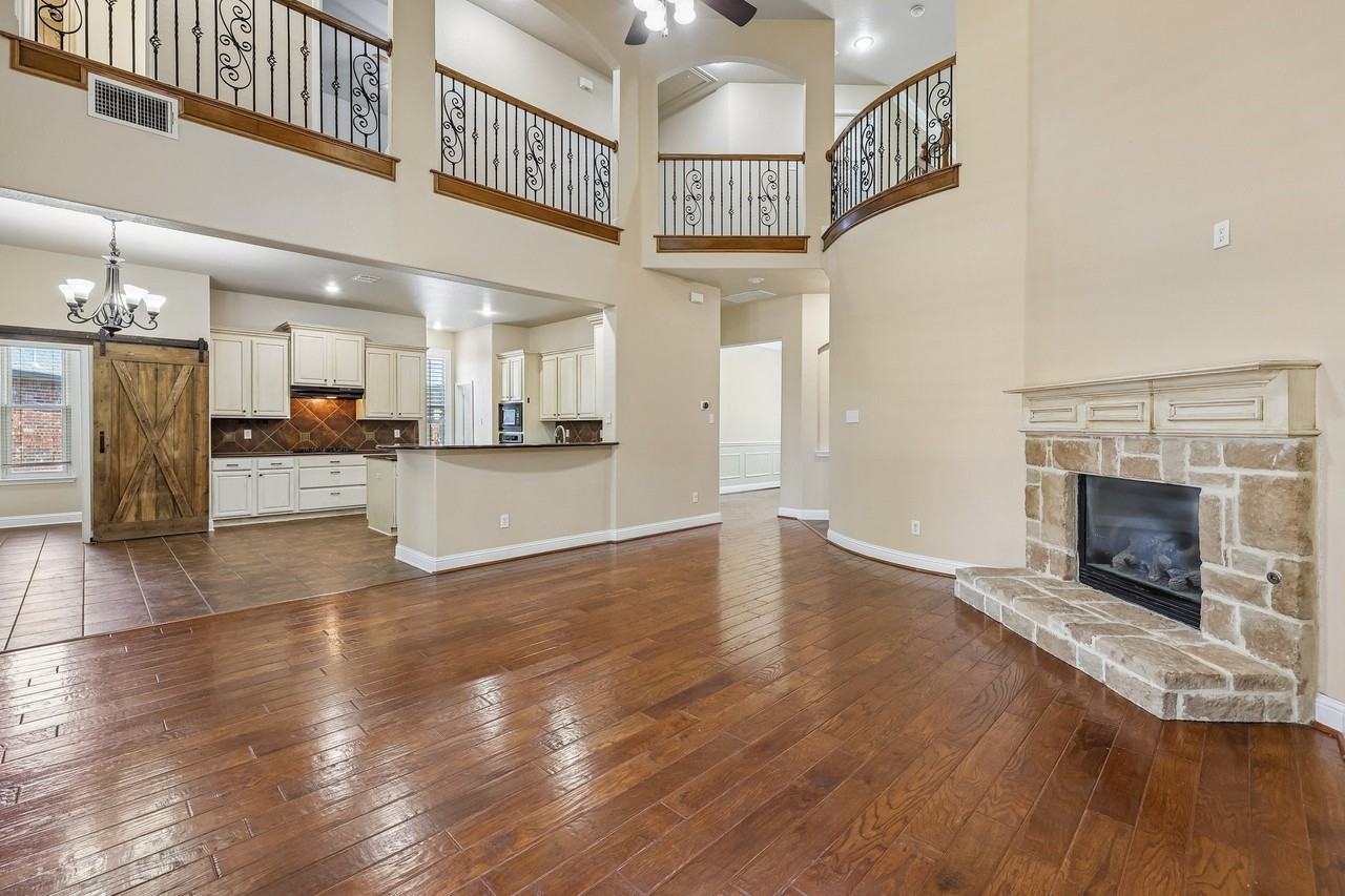 1205 Lake Glen Cir - Photo 3 of 26