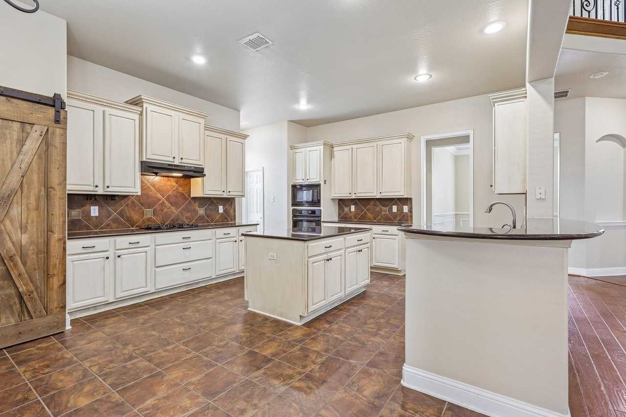 1205 Lake Glen Cir - Photo 5 of 26